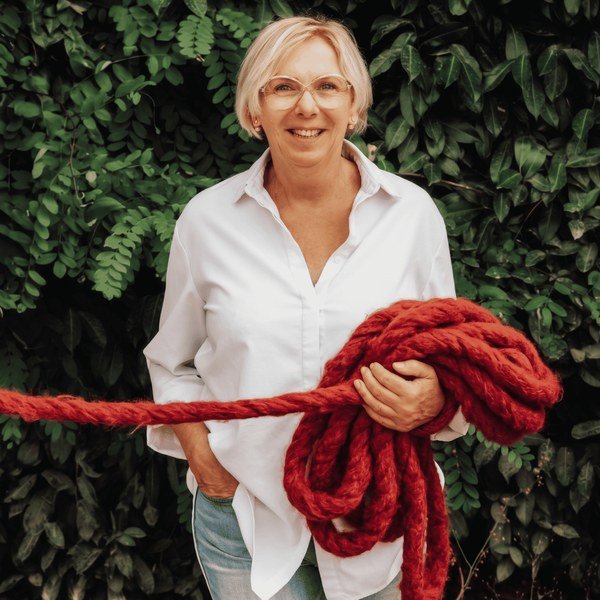 Angela van der Hout, mindfulness trainer en oprichter Rode Draad Methode
